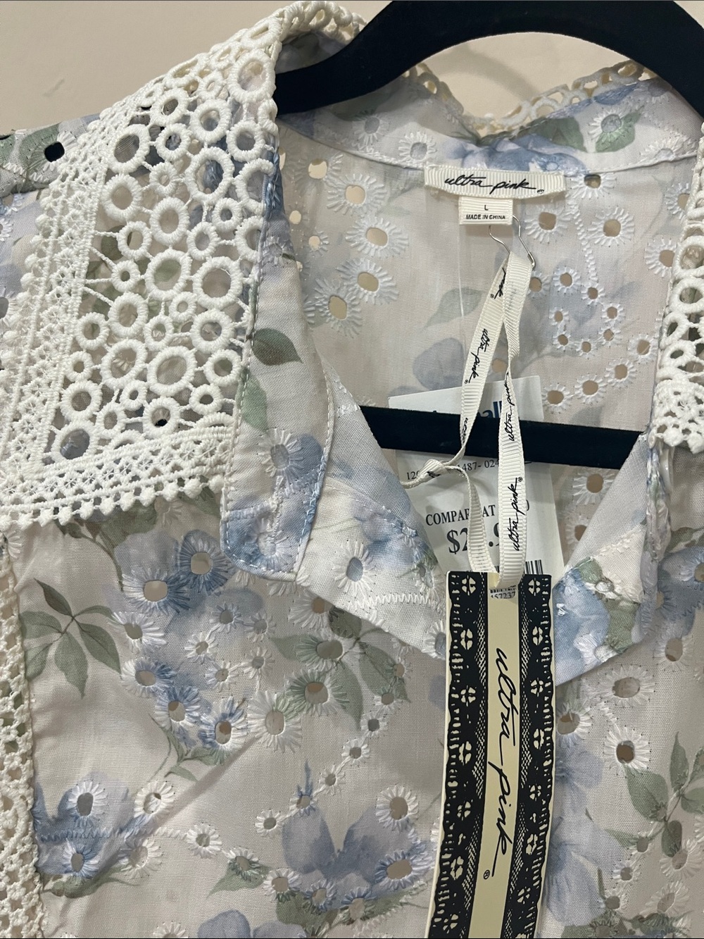 Ultra Pink Eyelet Floral Lace-Trim Sleeveless Blouse - White & Blue - Picture 3 of 5